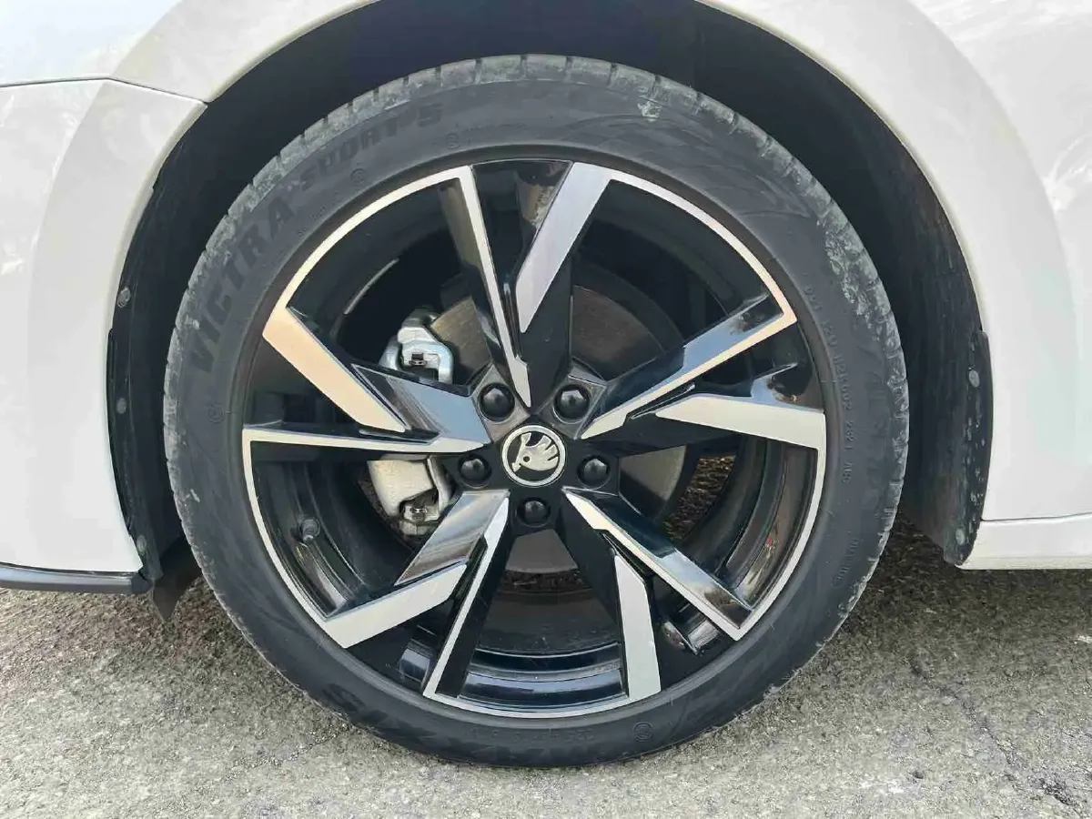 2021 Skoda Octavia 1.4T 150HP L4 7DCT,autocango,china used car exporter,china ev exporter,chinese used car exporter,chinese used ev exporter