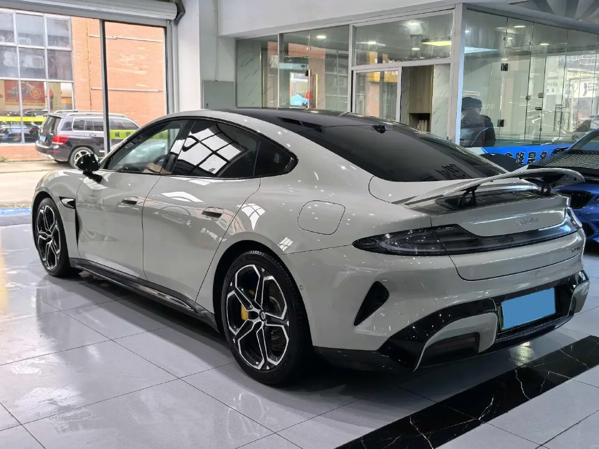 2024 MI SU7 BEV 101KWH,autocango,china used car exporter,china ev exporter,chinese used car exporter,chinese used ev exporter