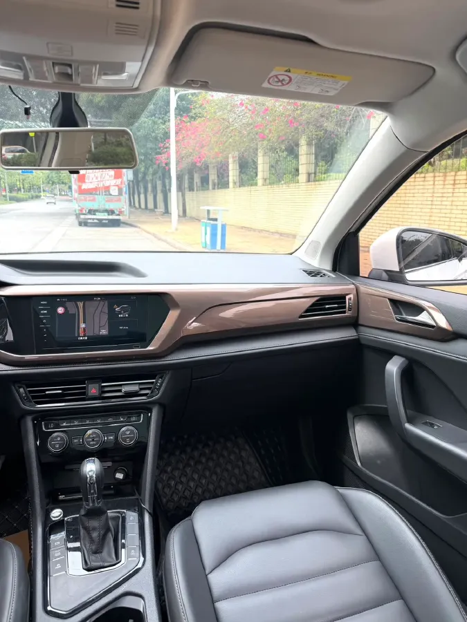 2019 MINI MINI 1.5T 102HP L3 7DCT,autocango,china used car exporter,china ev exporter,chinese used car exporter,chinese used ev exporter