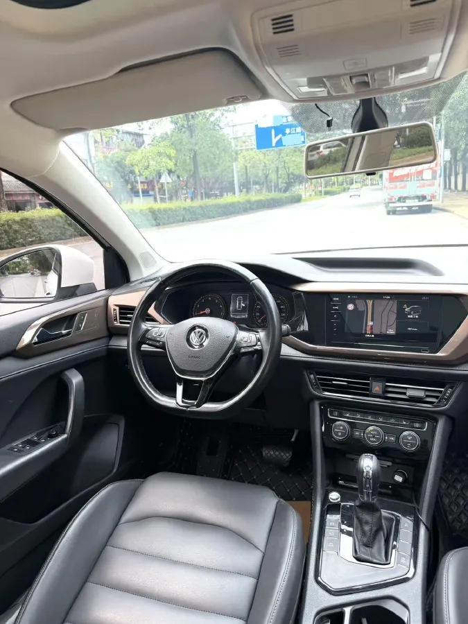 2019 MINI MINI 1.5T 102HP L3 7DCT,autocango,china used car exporter,china ev exporter,chinese used car exporter,chinese used ev exporter