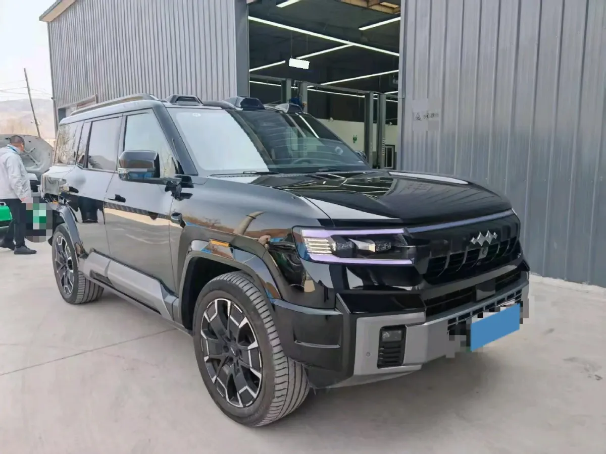 2025 FangChengBao Bao 8 2.0T 245HP L4 E-CVT PHEV 36.8KWH,autocango,china used car exporter,china ev exporter,chinese used car exporter,chinese used ev exporter