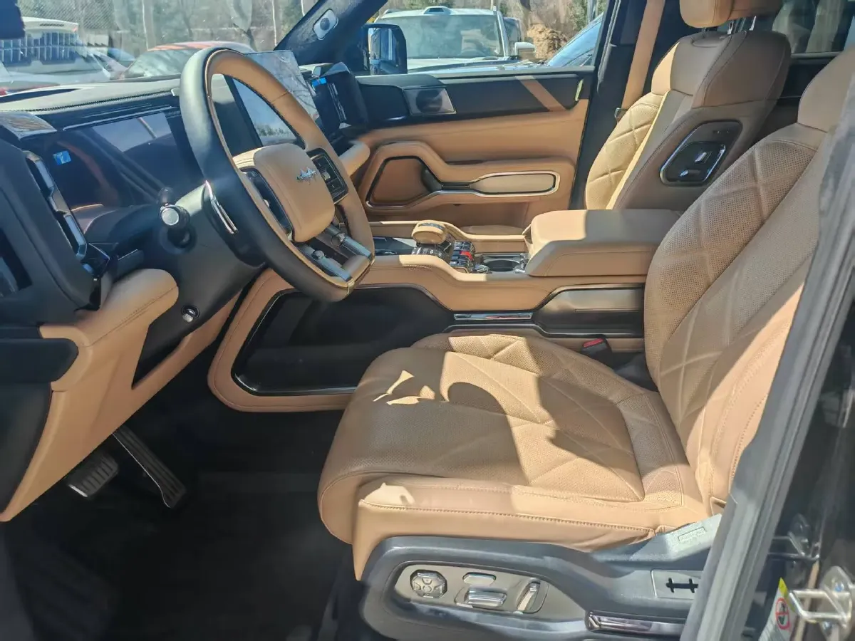 2025 FangChengBao Bao 8 2.0T 245HP L4 E-CVT PHEV 36.8KWH,autocango,china used car exporter,china ev exporter,chinese used car exporter,chinese used ev exporter