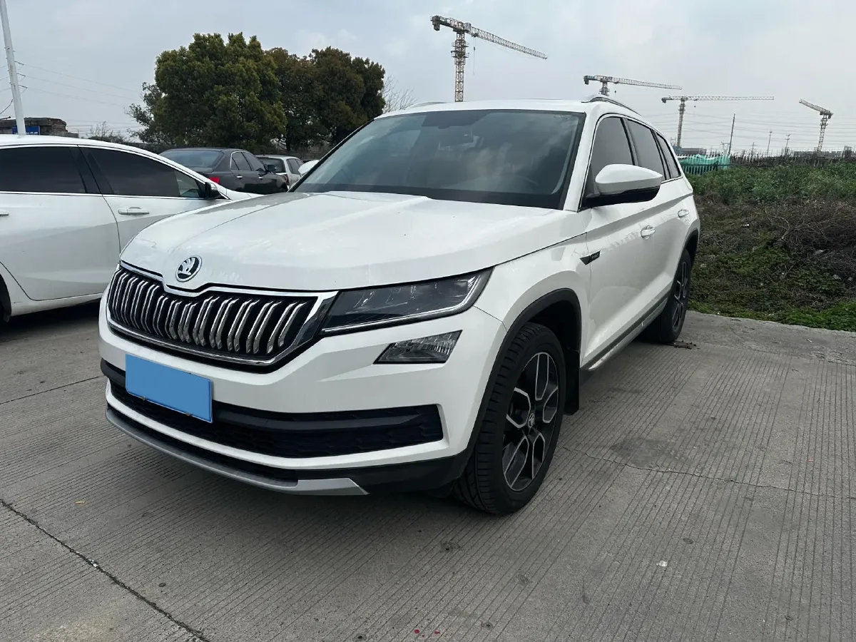 2019 Skoda Superb 2.0T 220HP L4 7DCT,autocango,china used car exporter,china ev exporter,chinese used car exporter,chinese used ev exporter