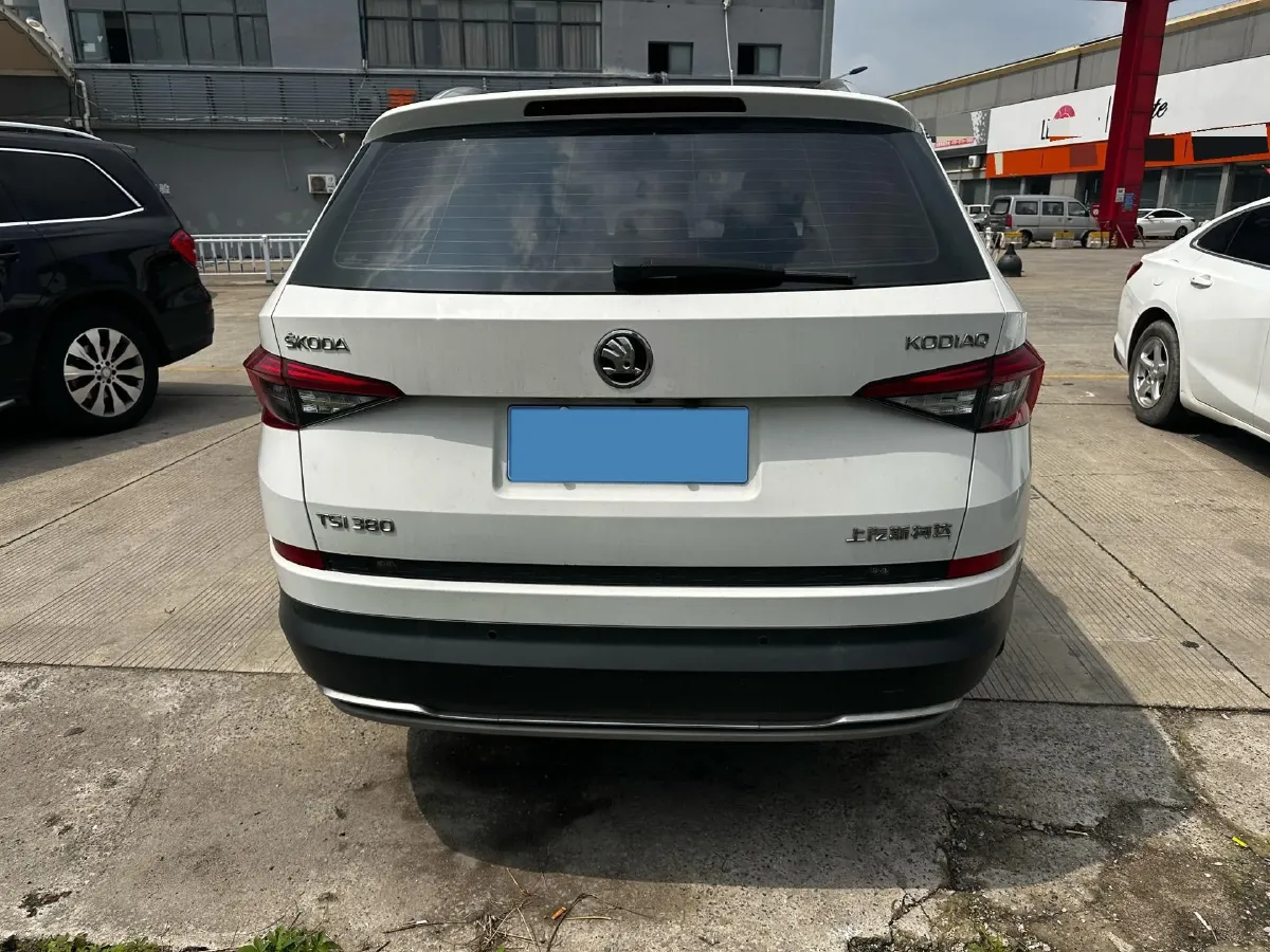 2019 Skoda Superb 2.0T 220HP L4 7DCT,autocango,china used car exporter,china ev exporter,chinese used car exporter,chinese used ev exporter
