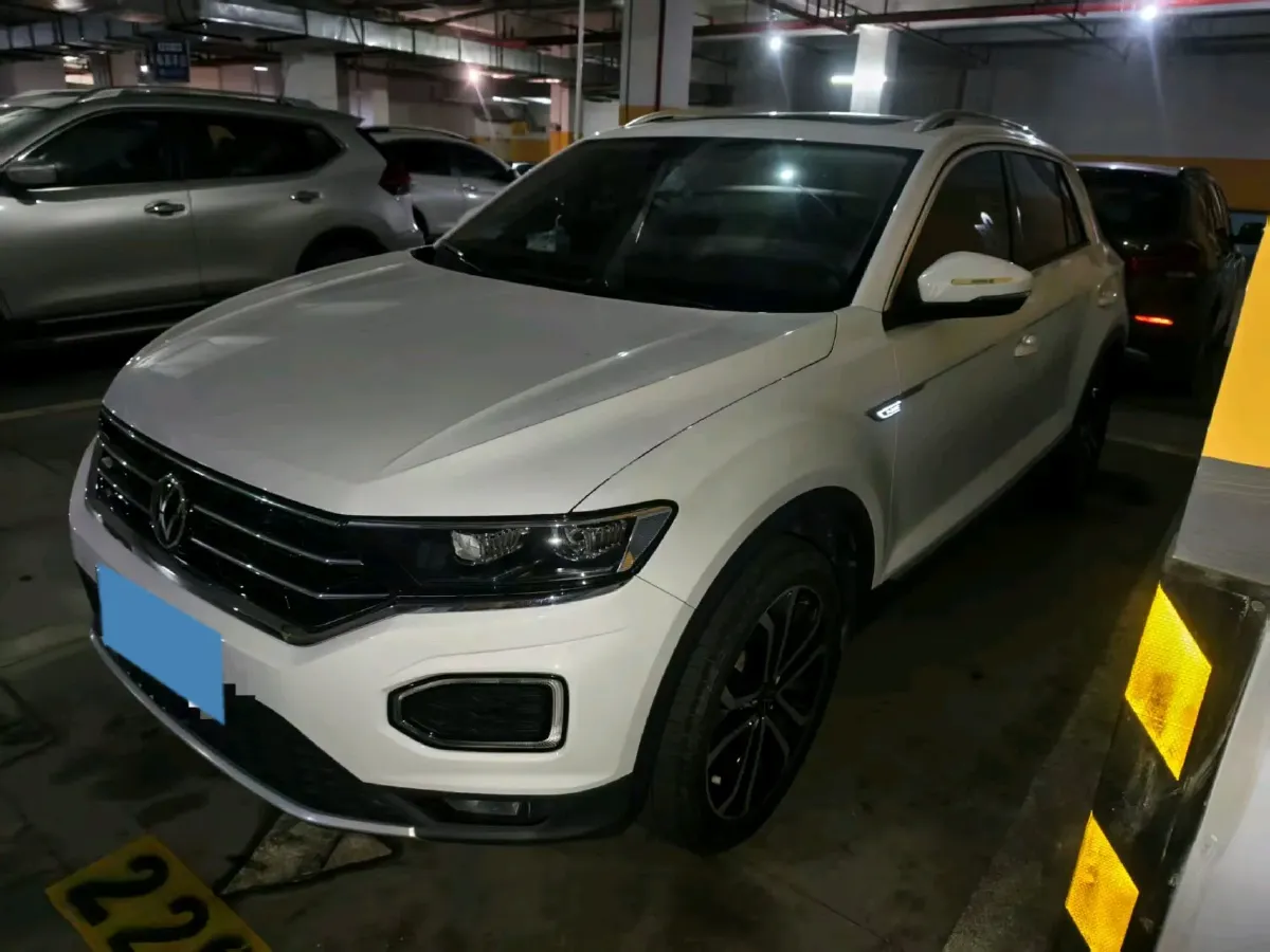 2022 Volkswagen T-Roc 1.4T 150HP L4 7DCT,autocango,china used car exporter,china ev exporter,chinese used car exporter,chinese used ev exporter