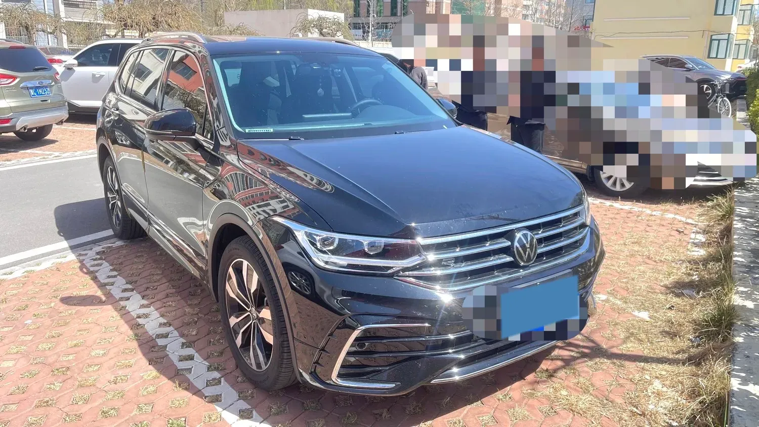 2024 Volkswagen Tiguan L 2.0T 186HP L4 7DCT,autocango,china used car exporter,china ev exporter,chinese used car exporter,chinese used ev exporter
