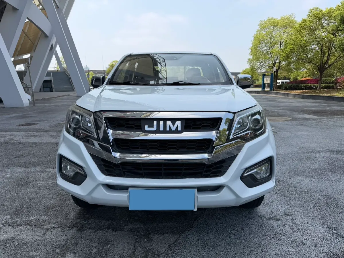 2022 Isuzu RE-MAX Jim 2.4T 211HP L4 5MT,autocango,china used car exporter,china ev exporter,chinese used car exporter,chinese used ev exporter