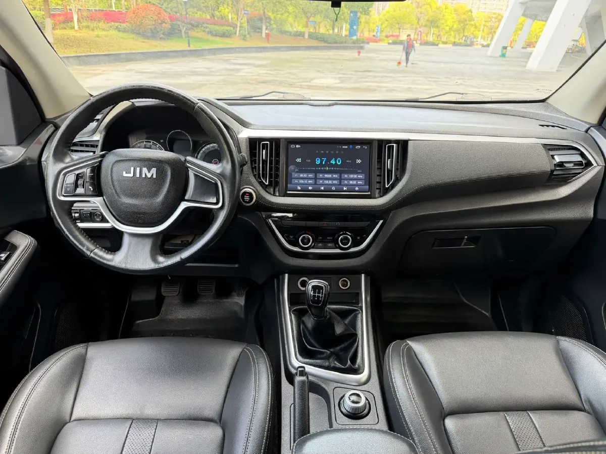 2022 Isuzu RE-MAX Jim 2.4T 211HP L4 5MT,autocango,china used car exporter,china ev exporter,chinese used car exporter,chinese used ev exporter