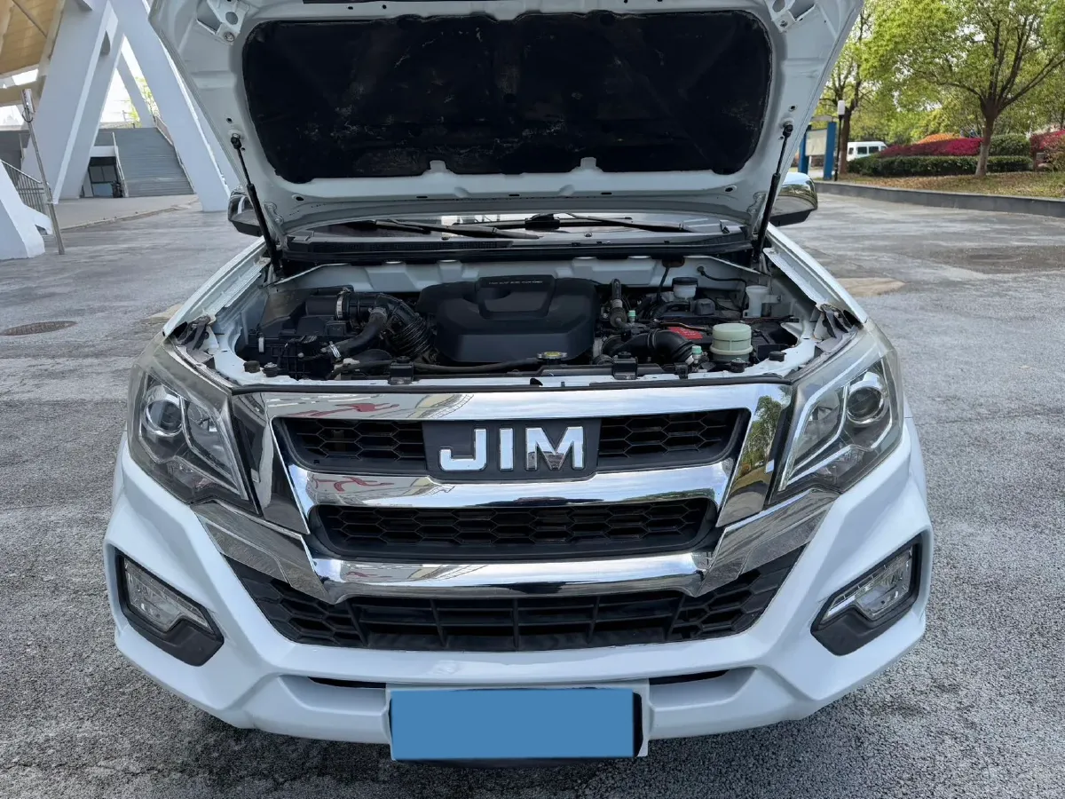 2022 Isuzu RE-MAX Jim 2.4T 211HP L4 5MT,autocango,china used car exporter,china ev exporter,chinese used car exporter,chinese used ev exporter