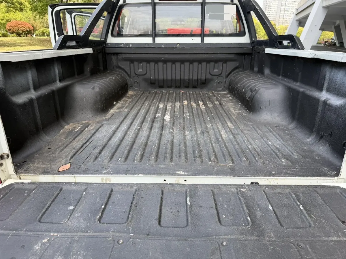 2022 Isuzu RE-MAX Jim 2.4T 211HP L4 5MT,autocango,china used car exporter,china ev exporter,chinese used car exporter,chinese used ev exporter