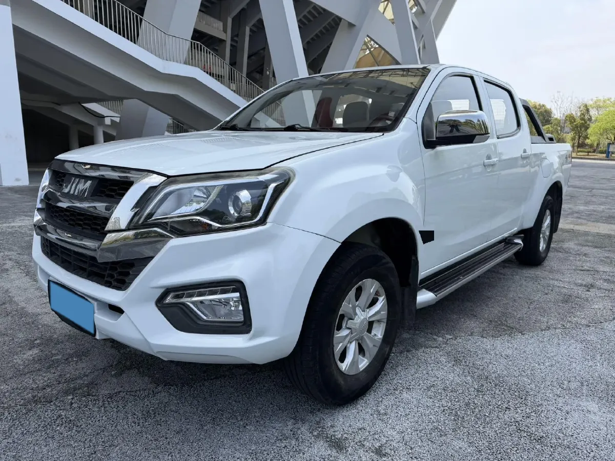 2022 Isuzu RE-MAX Jim 2.4T 211HP L4 5MT,autocango,china used car exporter,china ev exporter,chinese used car exporter,chinese used ev exporter