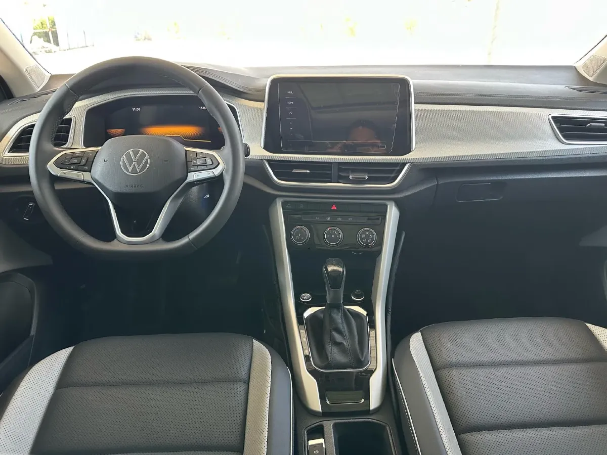 2024 Volkswagen T-Roc 1.4T 150HP L4 7DCT,autocango,china used car exporter,china ev exporter,chinese used car exporter,chinese used ev exporter