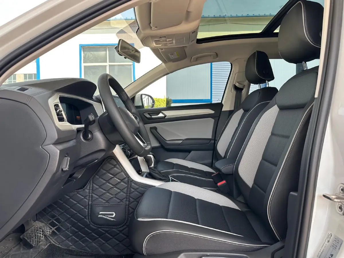 2024 Volkswagen T-Roc 1.4T 150HP L4 7DCT,autocango,china used car exporter,china ev exporter,chinese used car exporter,chinese used ev exporter