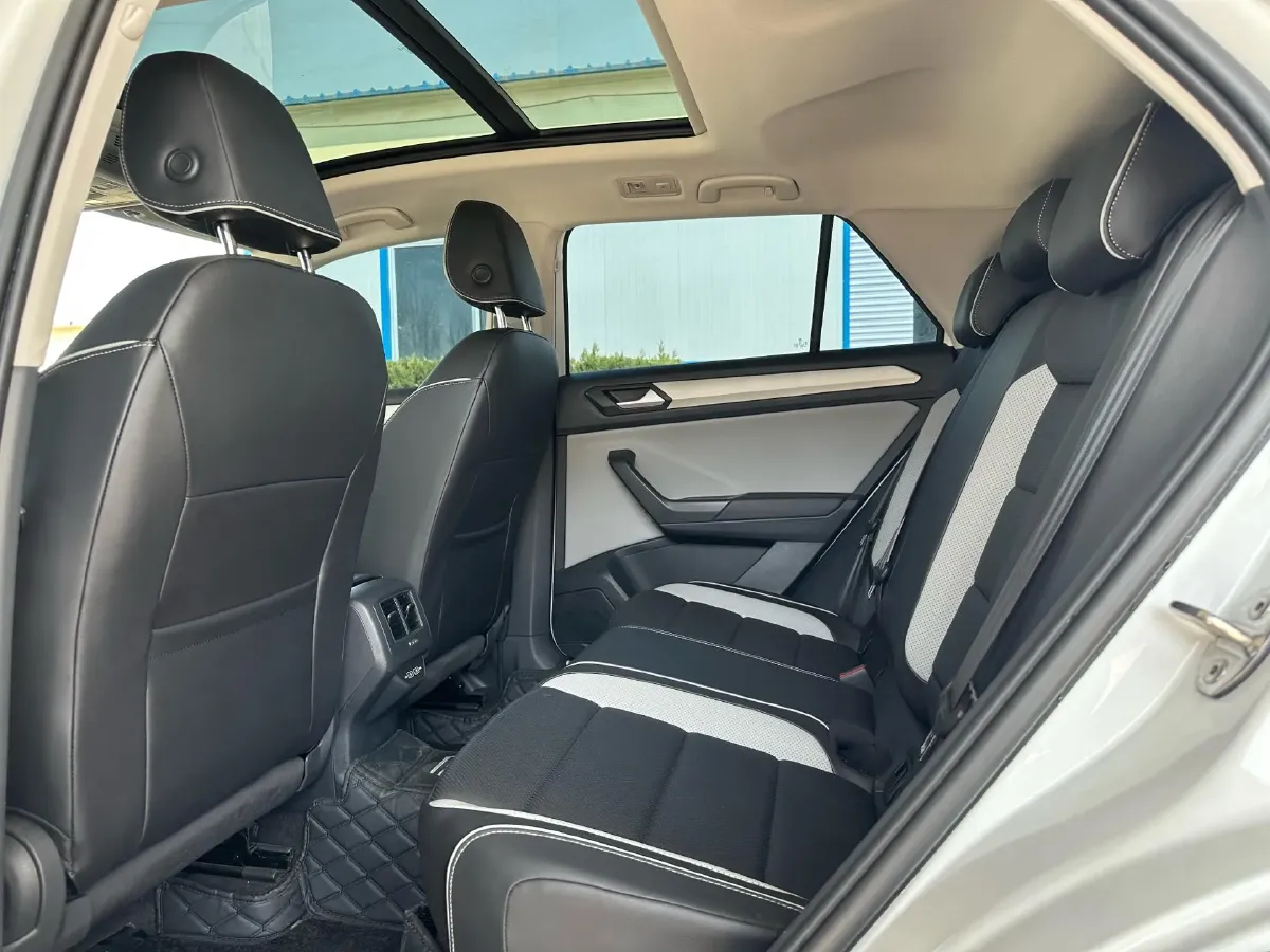 2024 Volkswagen T-Roc 1.4T 150HP L4 7DCT,autocango,china used car exporter,china ev exporter,chinese used car exporter,chinese used ev exporter