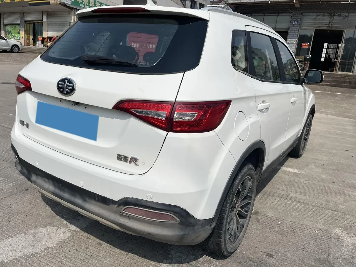 2017 FAW Senia R7 1.6L 116HP L4 5MT,autocango,china used car exporter,china ev exporter,chinese used car exporter,chinese used ev exporter