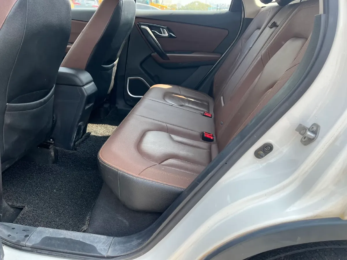 2017 FAW Senia R7 1.6L 116HP L4 5MT,autocango,china used car exporter,china ev exporter,chinese used car exporter,chinese used ev exporter