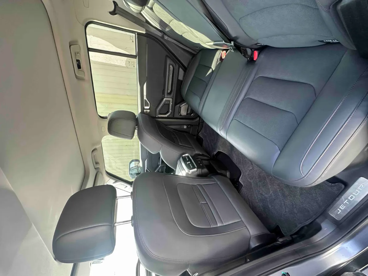 2023 Jetour Traveller 2.0T 254HP L4 7DCT,autocango,china used car exporter,china ev exporter,chinese used car exporter,chinese used ev exporter