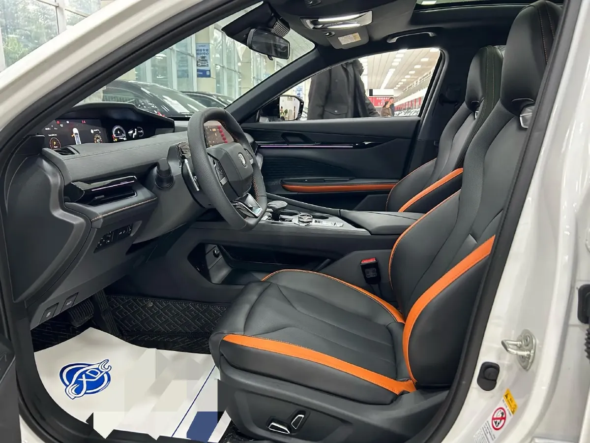 2025 ChangAn UNI-V 1.5T 192HP L4 7DCT,autocango,china used car exporter,china ev exporter,chinese used car exporter,chinese used ev exporter