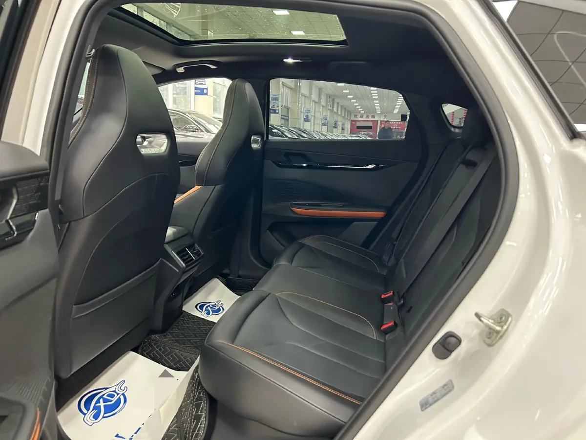 2025 ChangAn UNI-V 1.5T 192HP L4 7DCT,autocango,china used car exporter,china ev exporter,chinese used car exporter,chinese used ev exporter