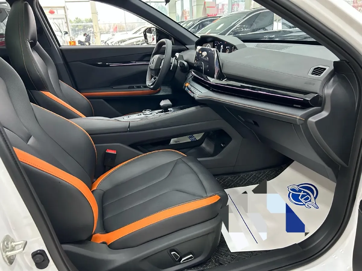 2025 ChangAn UNI-V 1.5T 192HP L4 7DCT,autocango,china used car exporter,china ev exporter,chinese used car exporter,chinese used ev exporter