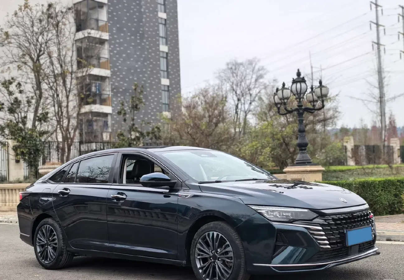 2023 DongFeng Aeolus YiXuan MAX 1.5T 190HP L4 7DCT,autocango,china used car exporter,china ev exporter,chinese used car exporter,chinese used ev exporter