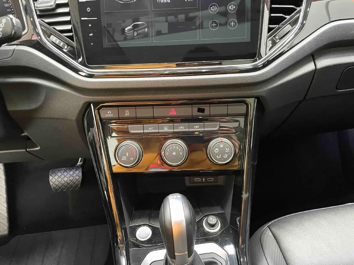 2022 Volkswagen T-Roc 1.4T 150HP L4 7DCT,autocango,china used car exporter,china ev exporter,chinese used car exporter,chinese used ev exporter