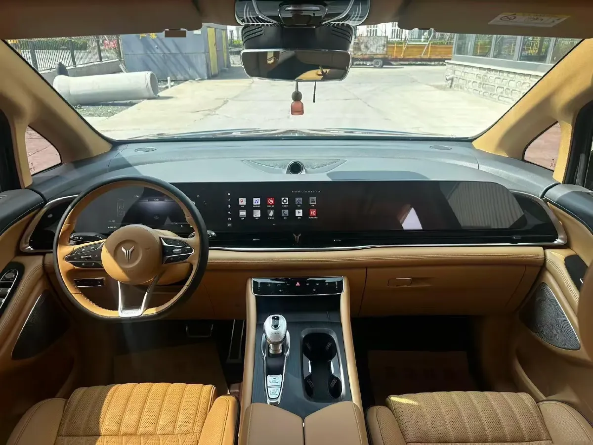 2022 Voyah Dream 1.5T 136HP L4 PHEV 25.57KWH,autocango,china used car exporter,china ev exporter,chinese used car exporter,chinese used ev exporter