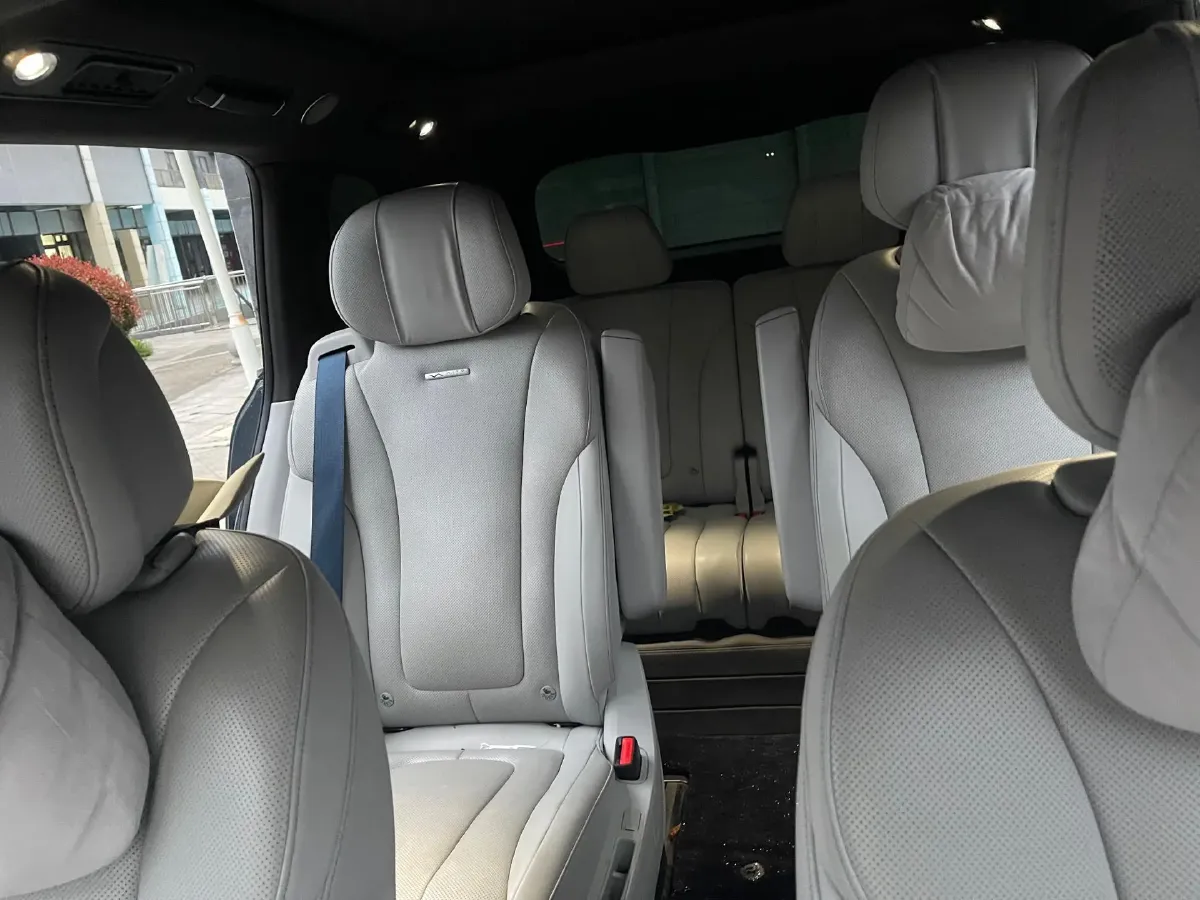 2024 AITO AITO M9 1.5T 152HP L4 REEV 42KWH,autocango,china used car exporter,china ev exporter,chinese used car exporter,chinese used ev exporter