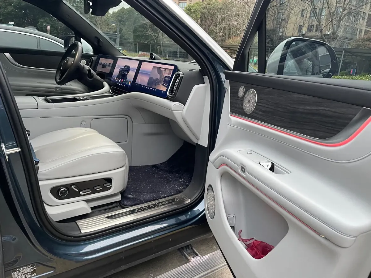 2024 AITO AITO M9 1.5T 152HP L4 REEV 42KWH,autocango,china used car exporter,china ev exporter,chinese used car exporter,chinese used ev exporter