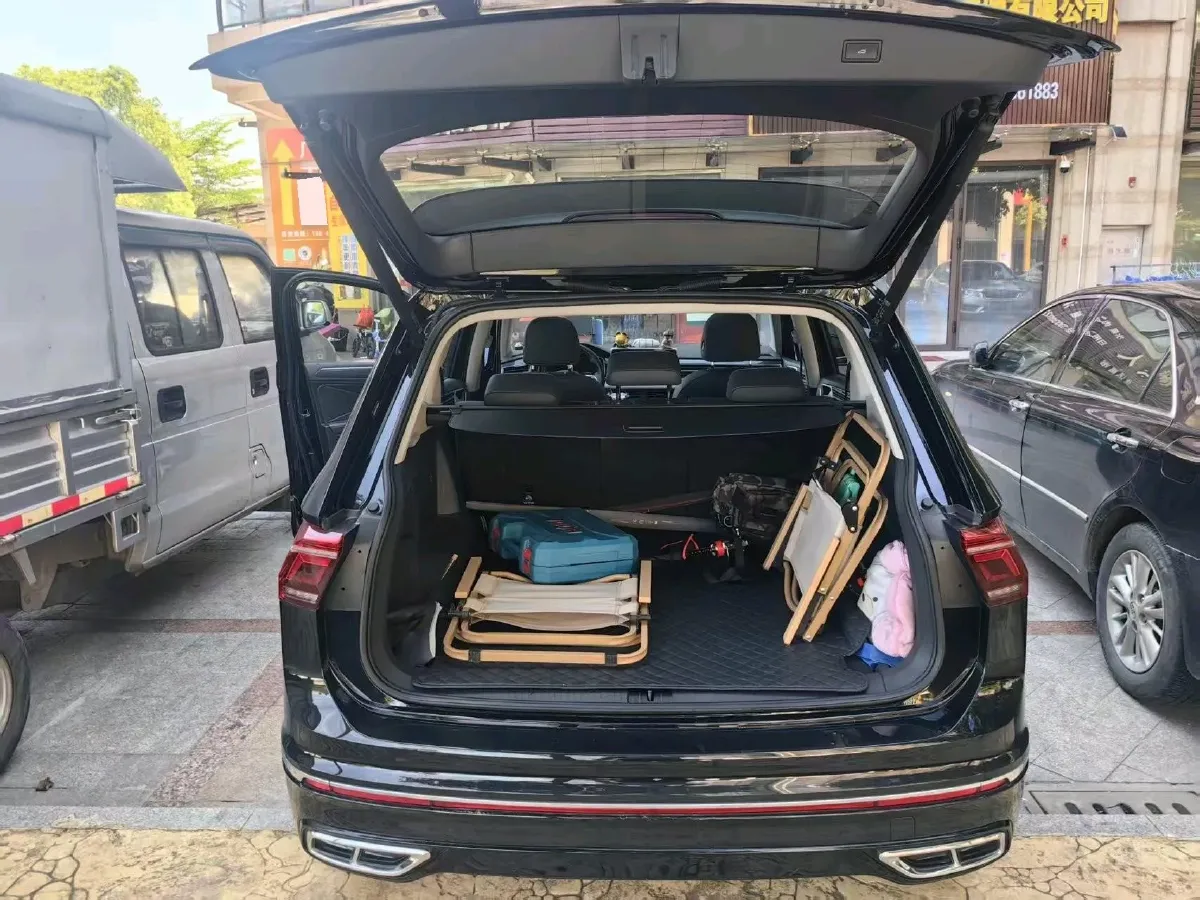 2023 Volkswagen Tiguan L 2.0T 186HP L4 7DCT,autocango,china used car exporter,china ev exporter,chinese used car exporter,chinese used ev exporter