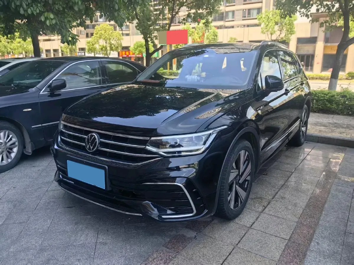 2023 Volkswagen Tiguan L 2.0T 186HP L4 7DCT,autocango,china used car exporter,china ev exporter,chinese used car exporter,chinese used ev exporter