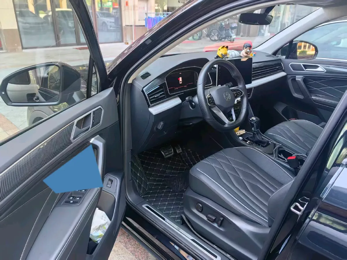 2023 Volkswagen Tiguan L 2.0T 186HP L4 7DCT,autocango,china used car exporter,china ev exporter,chinese used car exporter,chinese used ev exporter