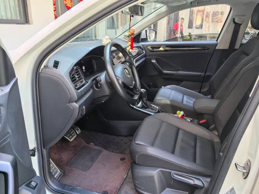 2021 Volkswagen T-Roc 1.4T 150HP L4 7DCT,autocango,china used car exporter,china ev exporter,chinese used car exporter,chinese used ev exporter