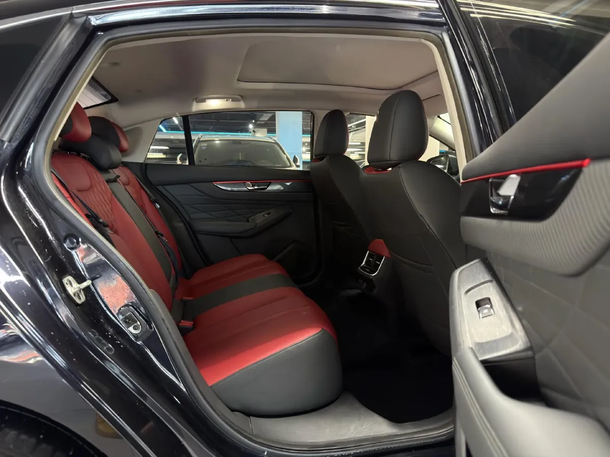 2021 DongFeng Aeolus YiXuan MAX 1.5T 190HP L4 7DCT,autocango,china used car exporter,china ev exporter,chinese used car exporter,chinese used ev exporter