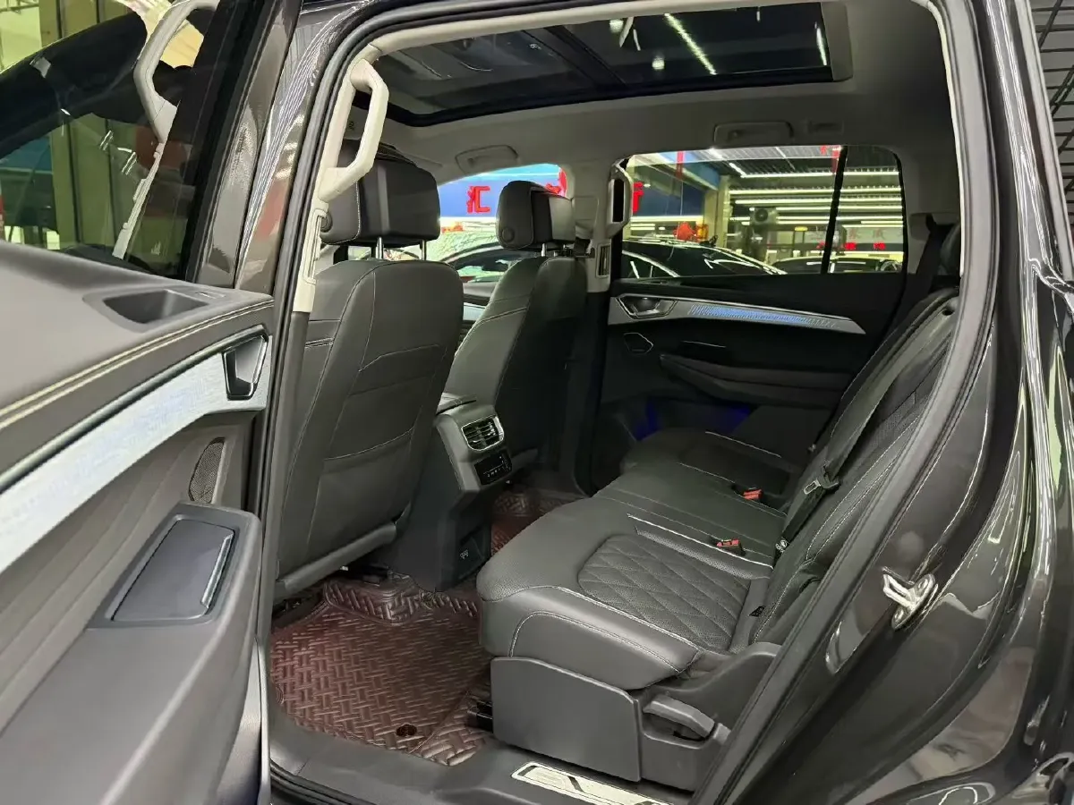 2023 Volkswagen Talagon 2.0T 220HP L4 7DCT,autocango,china used car exporter,china ev exporter,chinese used car exporter,chinese used ev exporter