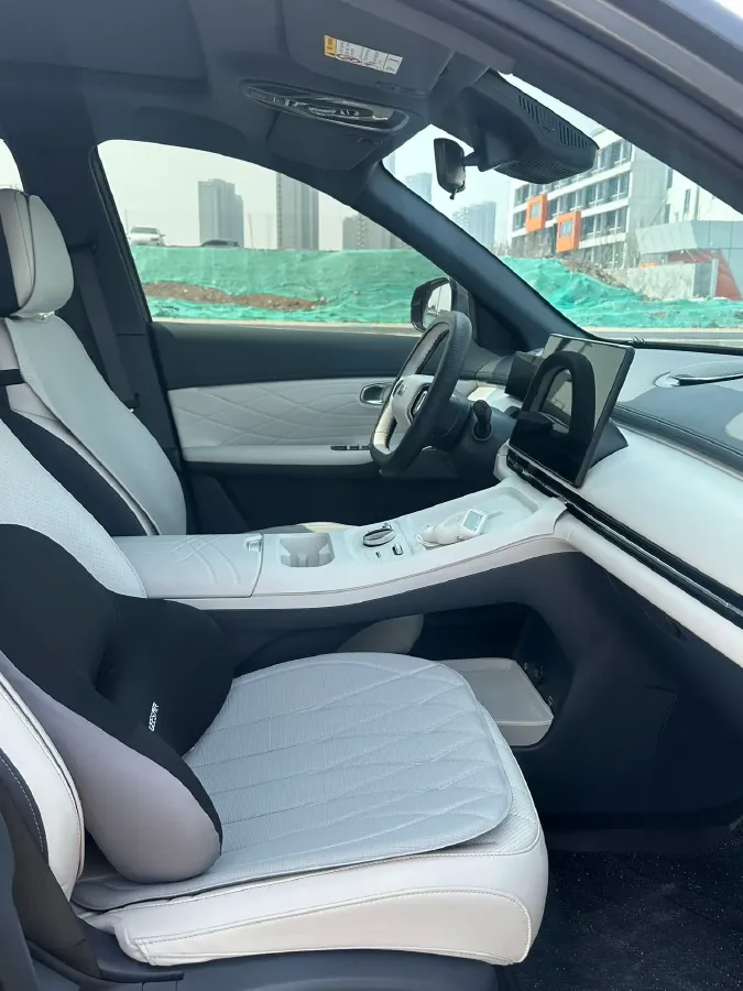 2025 LanDian E5 PLUS 1.5L 95HP L4 E-CVT PHEV 25KWH,autocango,china used car exporter,china ev exporter,chinese used car exporter,chinese used ev exporter