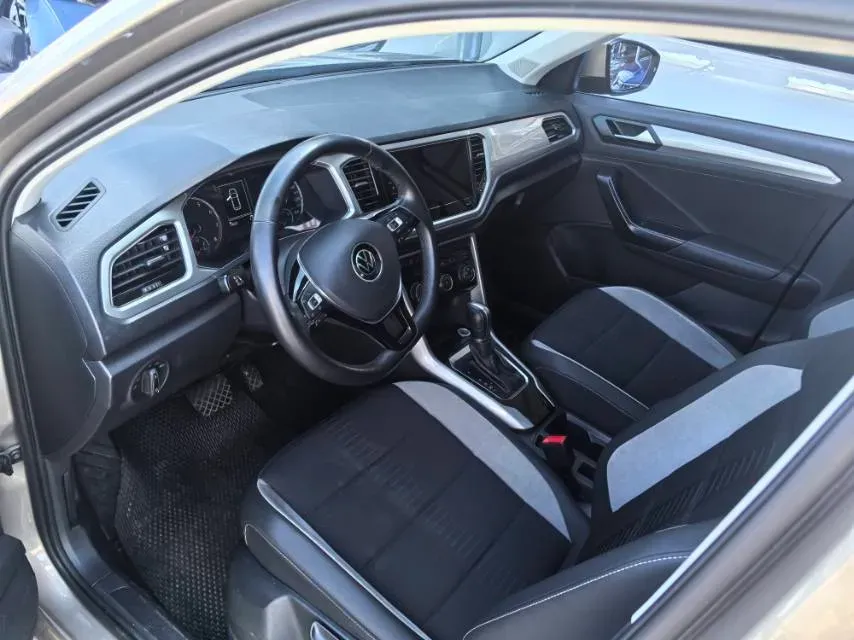 2022 Volkswagen T-Roc 1.4T 150HP L4 7DCT,autocango,china used car exporter,china ev exporter,chinese used car exporter,chinese used ev exporter