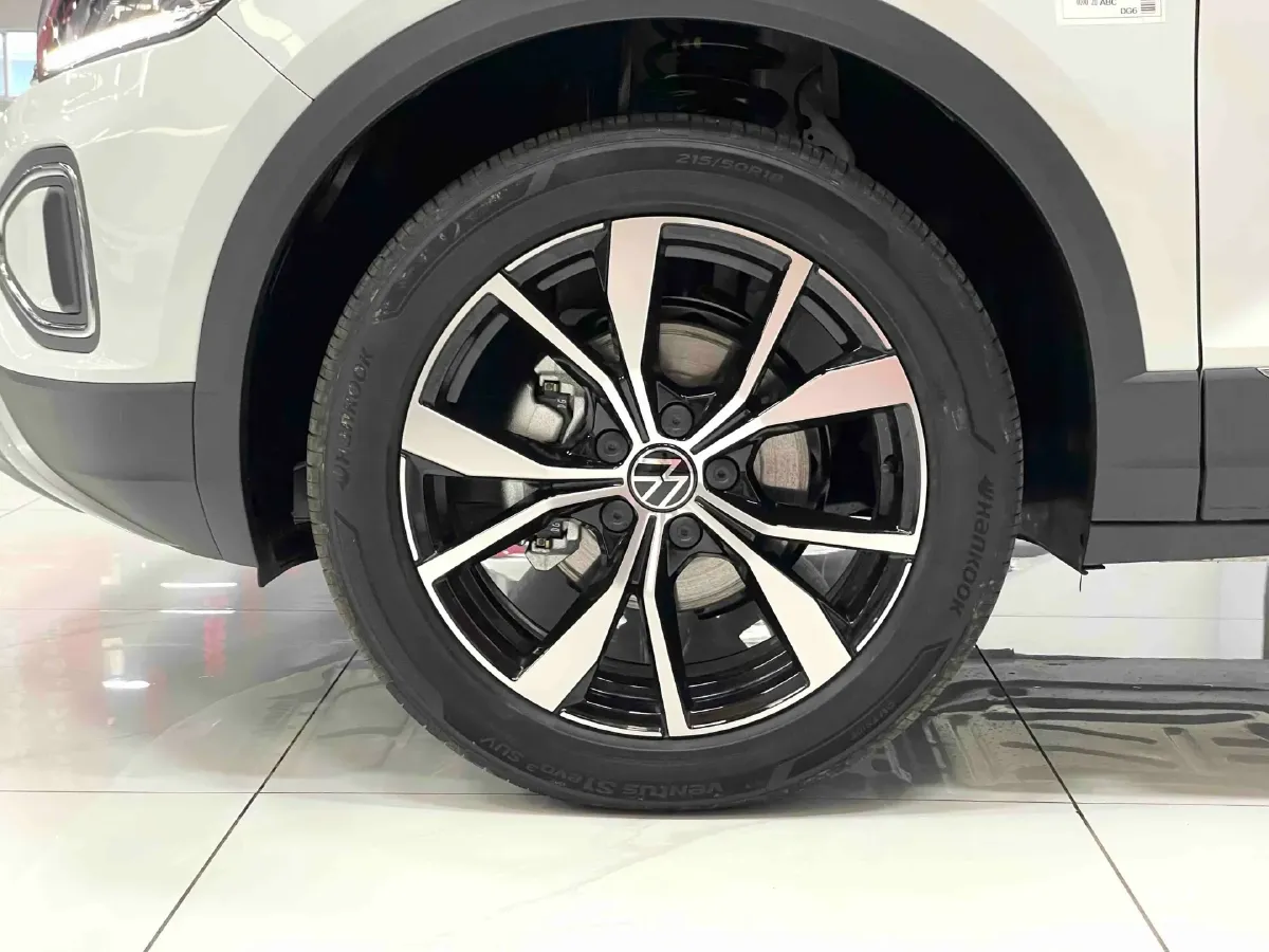 2025 Volkswagen T-Roc 1.4T 150HP L4 7DCT,autocango,china used car exporter,china ev exporter,chinese used car exporter,chinese used ev exporter