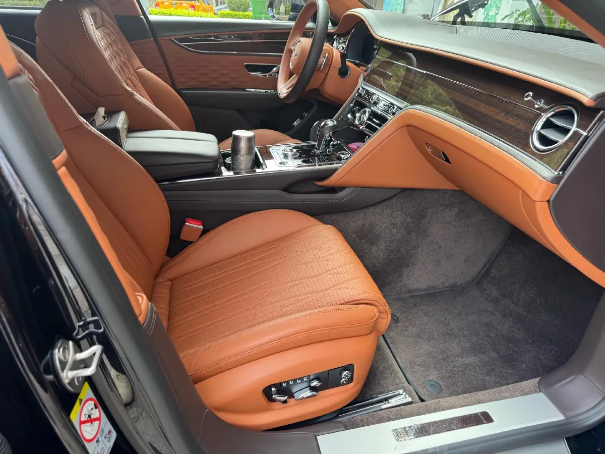 2022 Bentley Flying Spur 4.0T 550HP V8 8DCT,autocango,china used car exporter,china ev exporter,chinese used car exporter,chinese used ev exporter