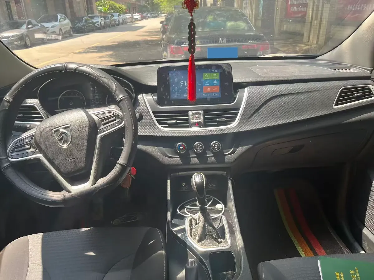 2019 BaoJun 730 1.5L 112HP L4 6MT,autocango,china used car exporter,china ev exporter,chinese used car exporter,chinese used ev exporter