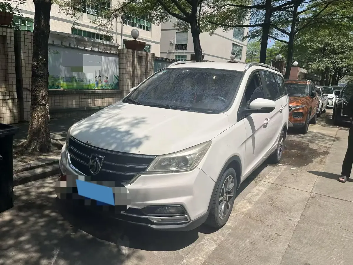 2019 BaoJun 730 1.5L 112HP L4 6MT,autocango,china used car exporter,china ev exporter,chinese used car exporter,chinese used ev exporter