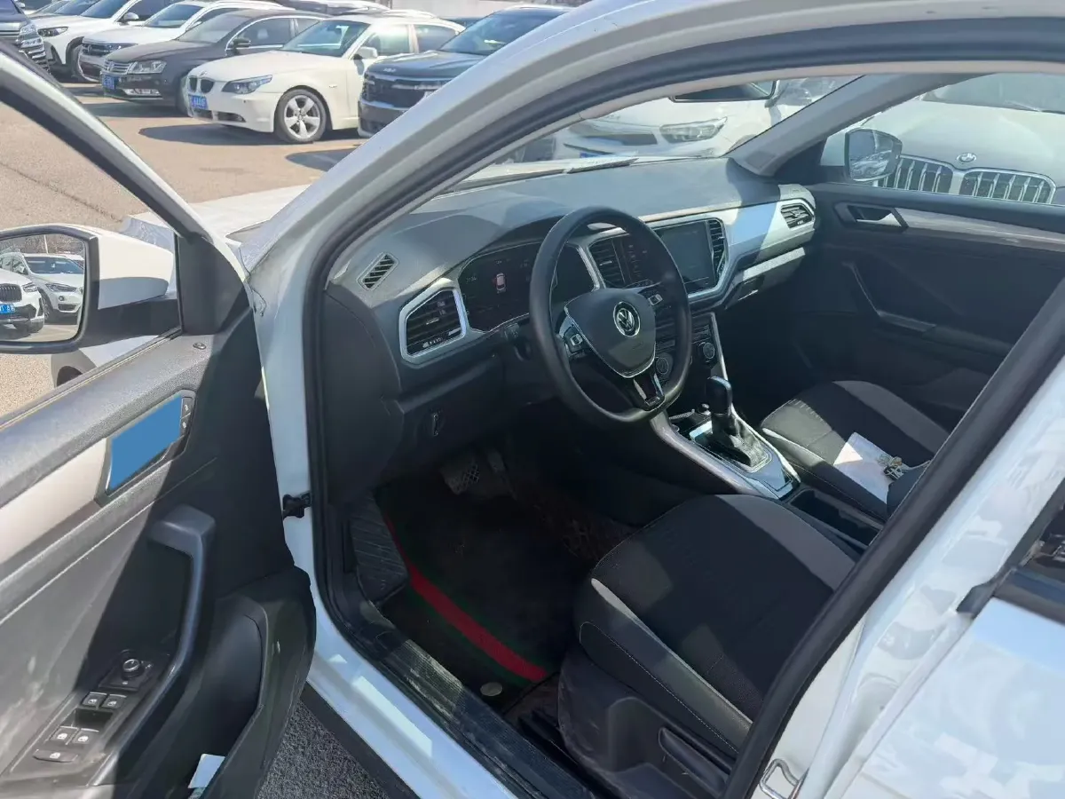 2022 Volkswagen T-Roc 1.4T 150HP L4 7DCT,autocango,china used car exporter,china ev exporter,chinese used car exporter,chinese used ev exporter