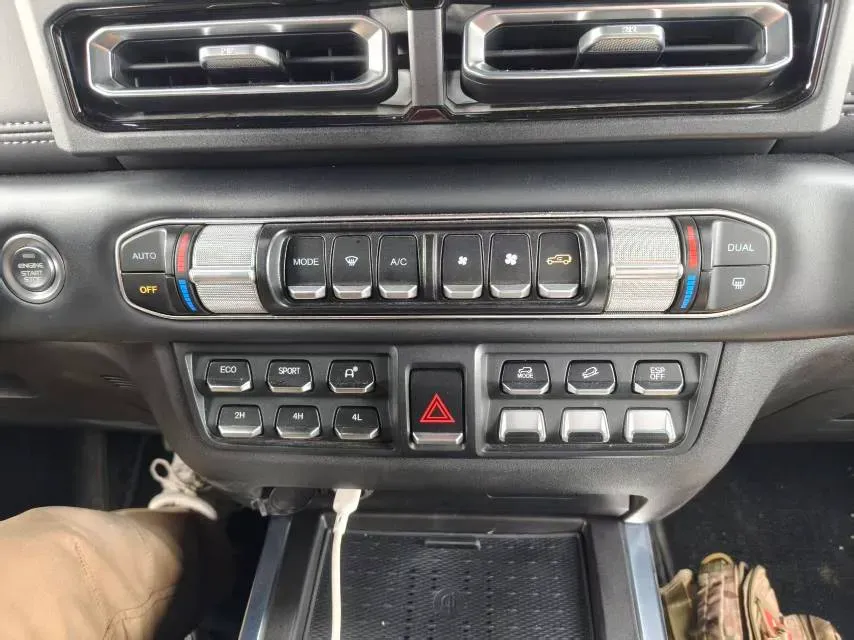 2024 212 212 T01 2.0T 252HP L4 8AT,autocango,china used car exporter,china ev exporter,chinese used car exporter,chinese used ev exporter