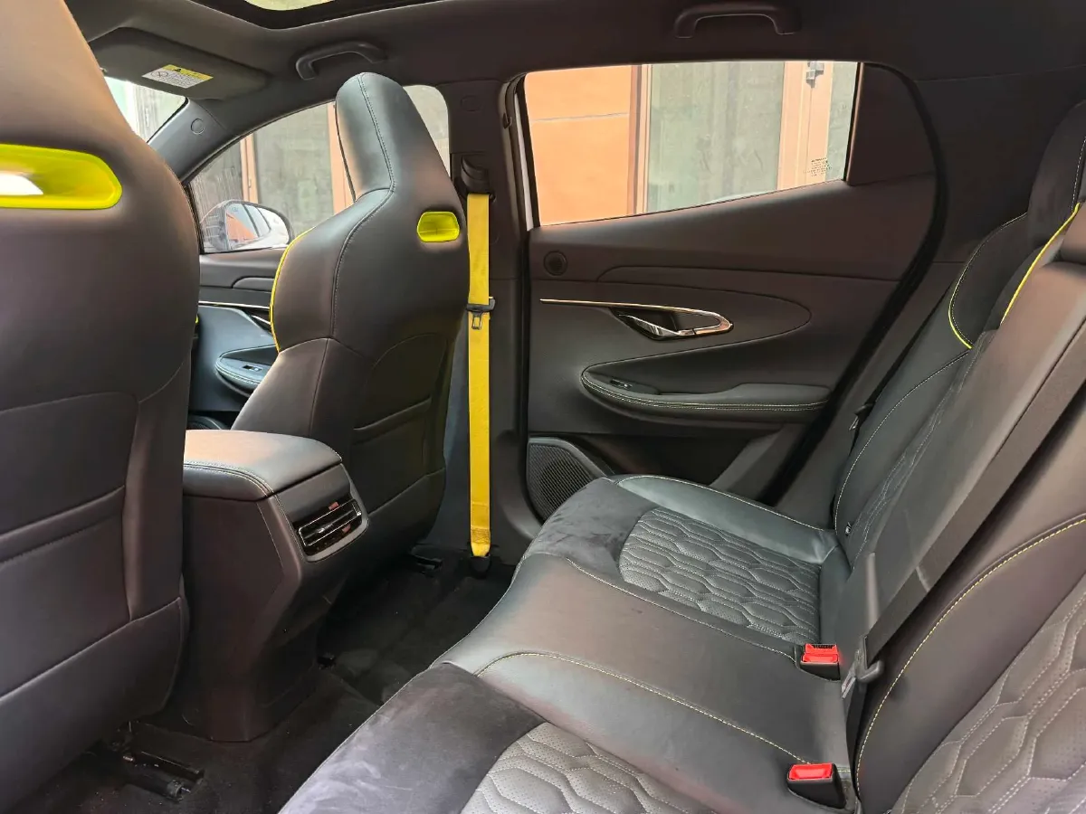 2022 ChangAn UNI-T 1.5T 188HP L4 7DCT,autocango,china used car exporter,china ev exporter,chinese used car exporter,chinese used ev exporter