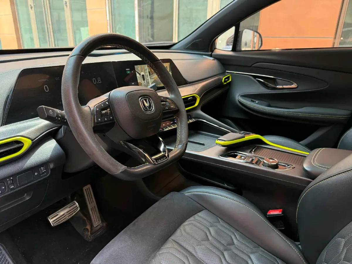 2022 ChangAn UNI-T 1.5T 188HP L4 7DCT,autocango,china used car exporter,china ev exporter,chinese used car exporter,chinese used ev exporter