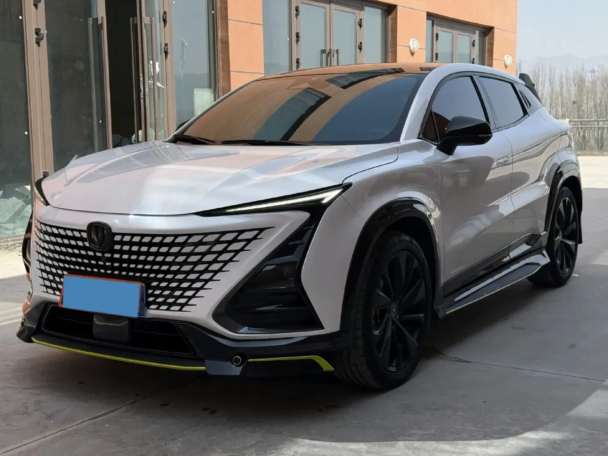 2022 ChangAn UNI-T 1.5T 188HP L4 7DCT,autocango,china used car exporter,china ev exporter,chinese used car exporter,chinese used ev exporter