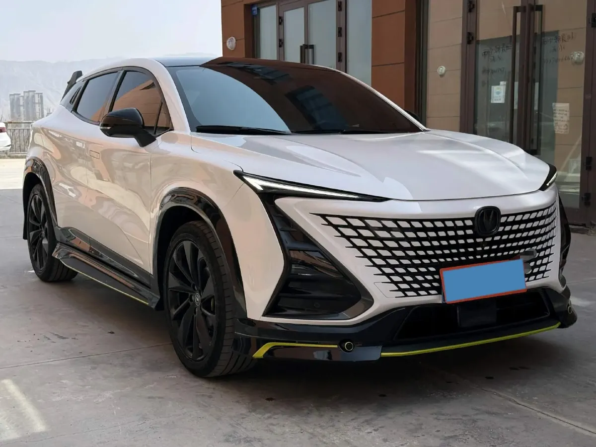 2022 ChangAn UNI-T 1.5T 188HP L4 7DCT,autocango,china used car exporter,china ev exporter,chinese used car exporter,chinese used ev exporter