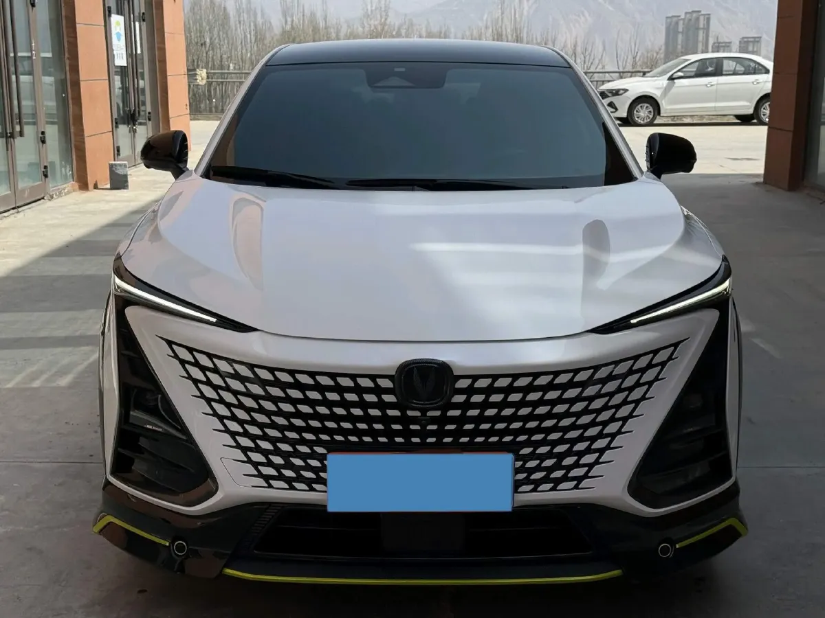 2022 ChangAn UNI-T 1.5T 188HP L4 7DCT,autocango,china used car exporter,china ev exporter,chinese used car exporter,chinese used ev exporter