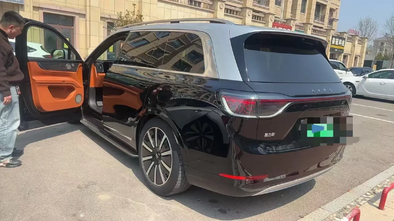 2024 AITO AITO M9 1.5T 152HP L4 REEV 42KWH,autocango,china used car exporter,china ev exporter,chinese used car exporter,chinese used ev exporter