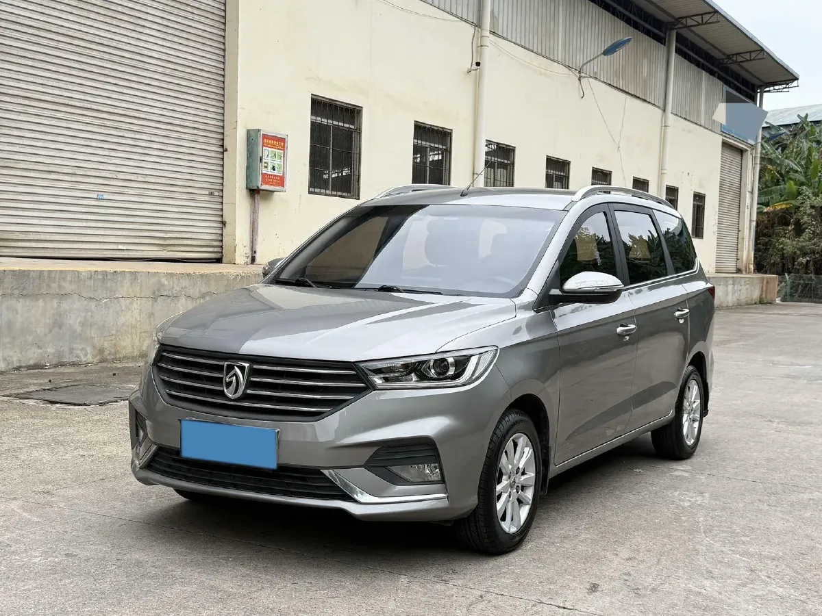 2019 BaoJun 360 1.5L 105HP L4 CVT,autocango,china used car exporter,china ev exporter,chinese used car exporter,chinese used ev exporter
